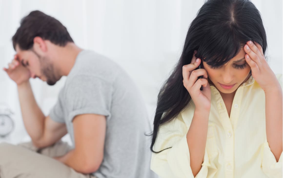 Девушка вызывает помощь
